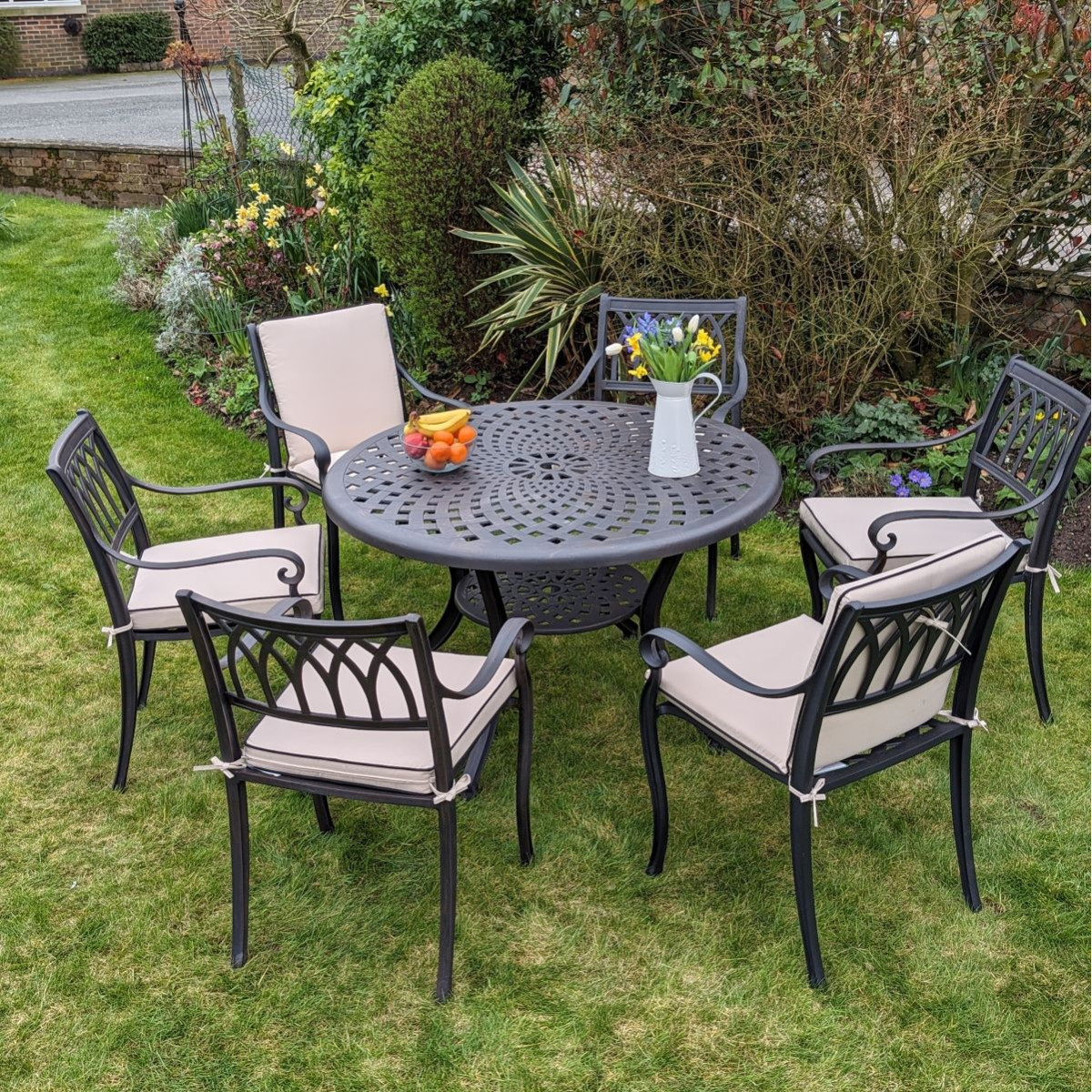 6 Seater Sets Windsor Round set. Premium